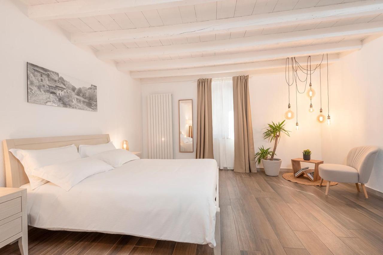 Porto Di Clanezzo Bed & Breakfast Exterior photo