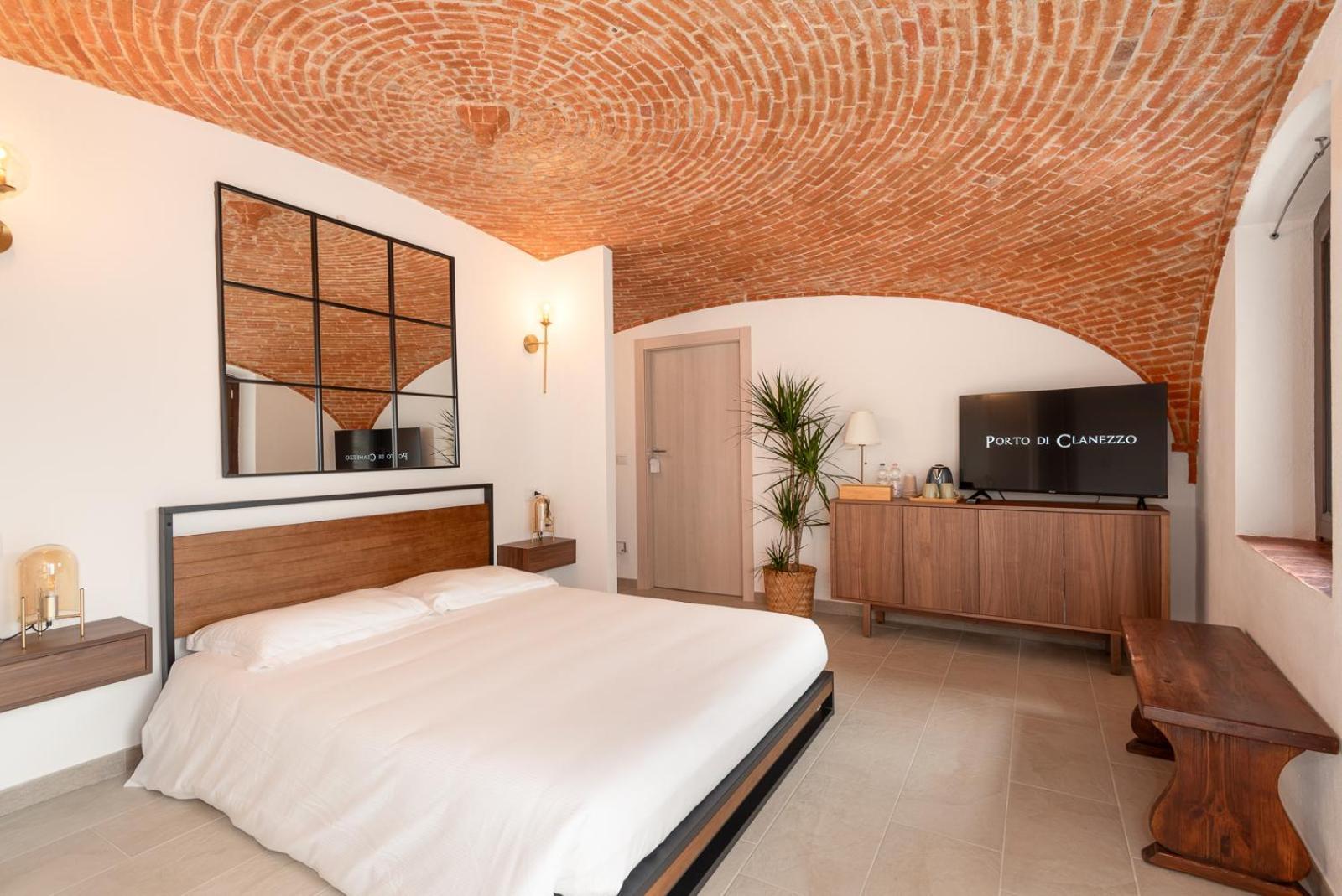 Porto Di Clanezzo Bed & Breakfast Exterior photo